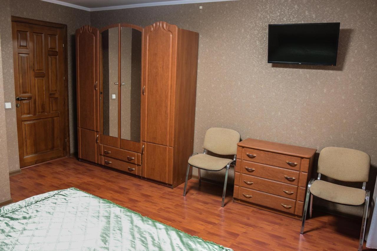 Gostynniy Dvir Hostel Ternopil Exterior foto